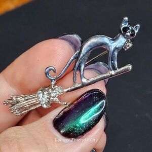 Silver-Tone Flying Cat in Broom Brooch Witchy Fashion Elegant Pin Rhinestones
